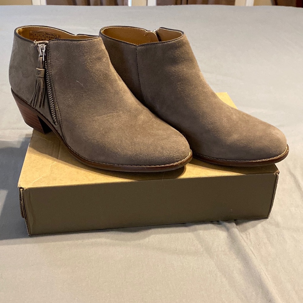 Vionic | Serena Ankle Boot, tan suede, 8.5, EUC